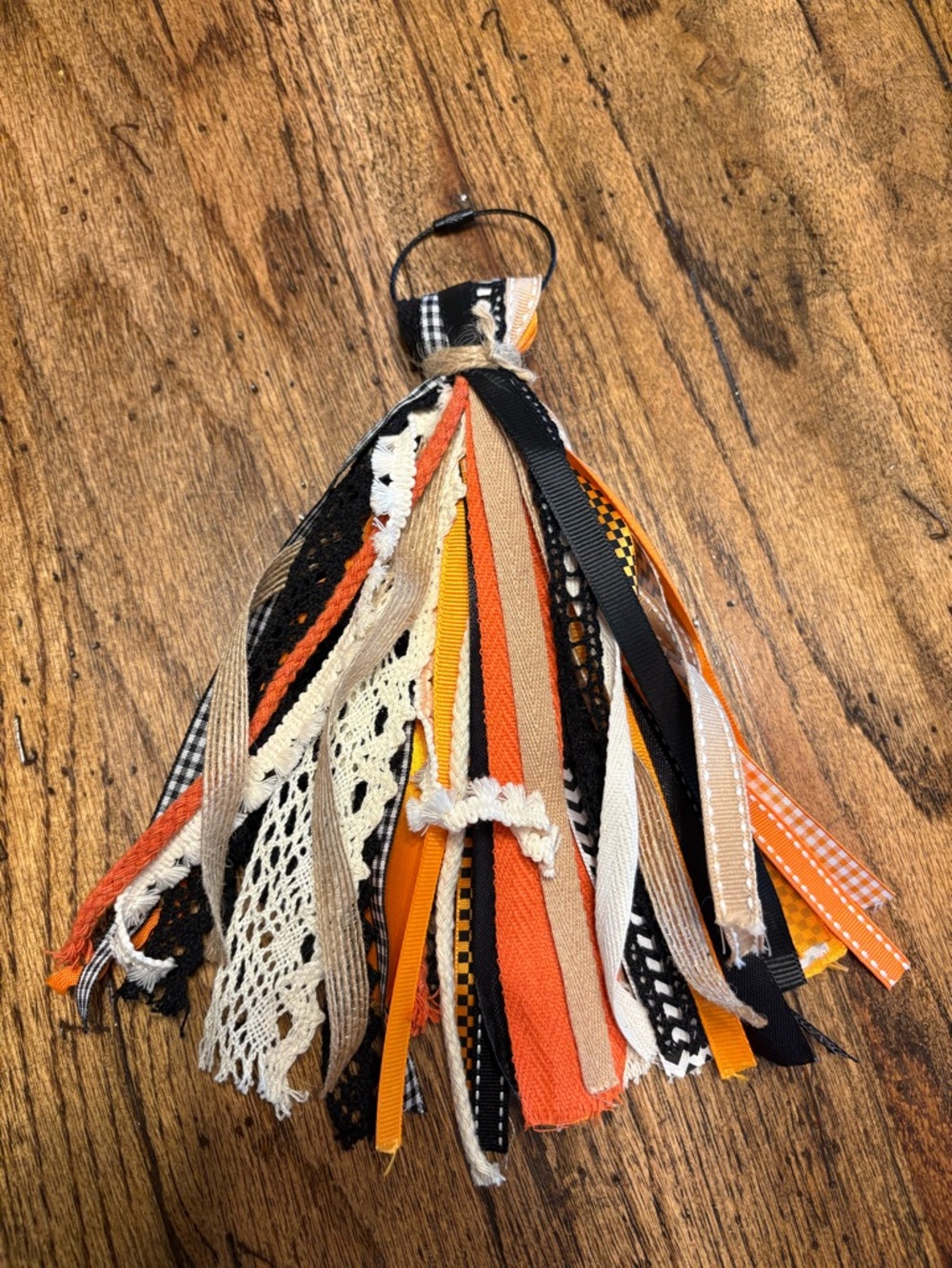 Ribbon tassel bag tag